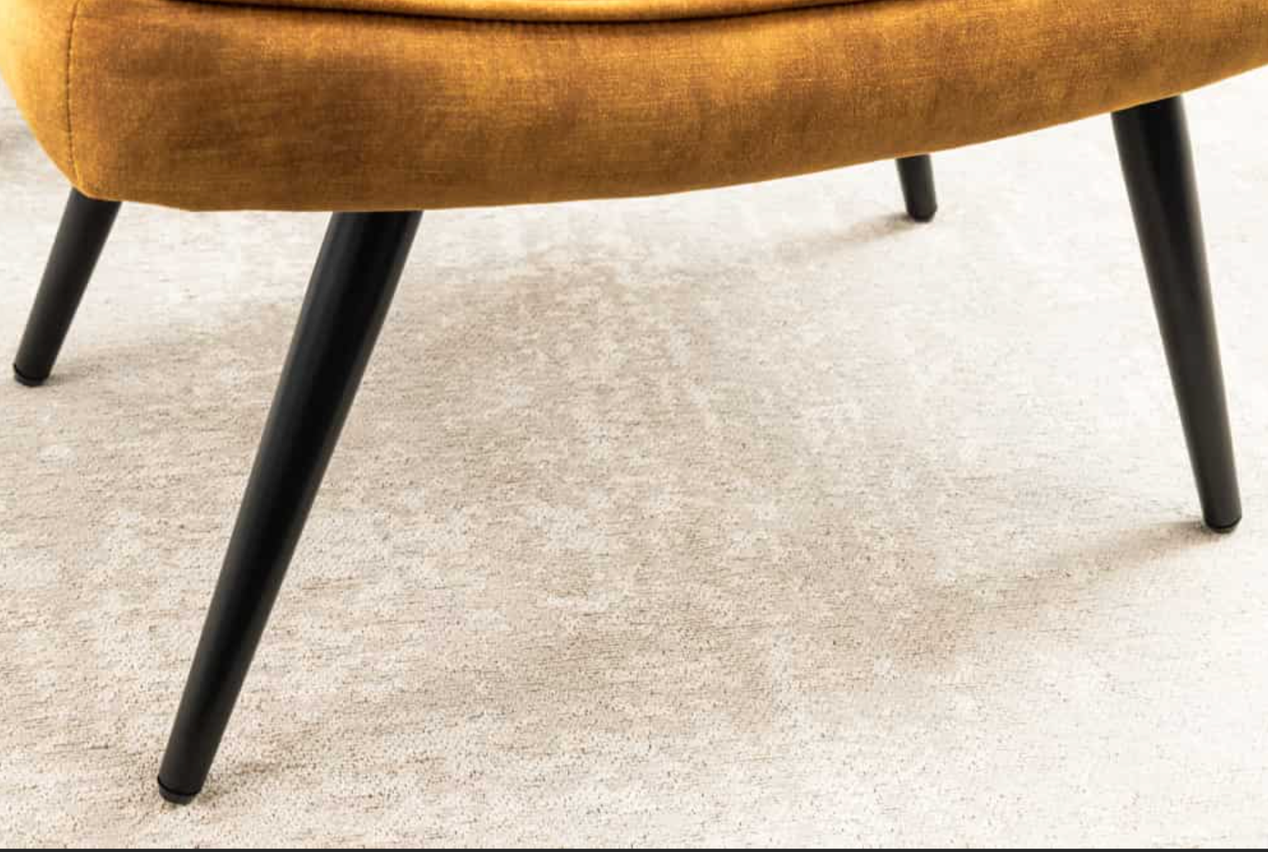 Moderner Hocker SCANDINAVIA Samt schwarze Metallbeine Fußhocker